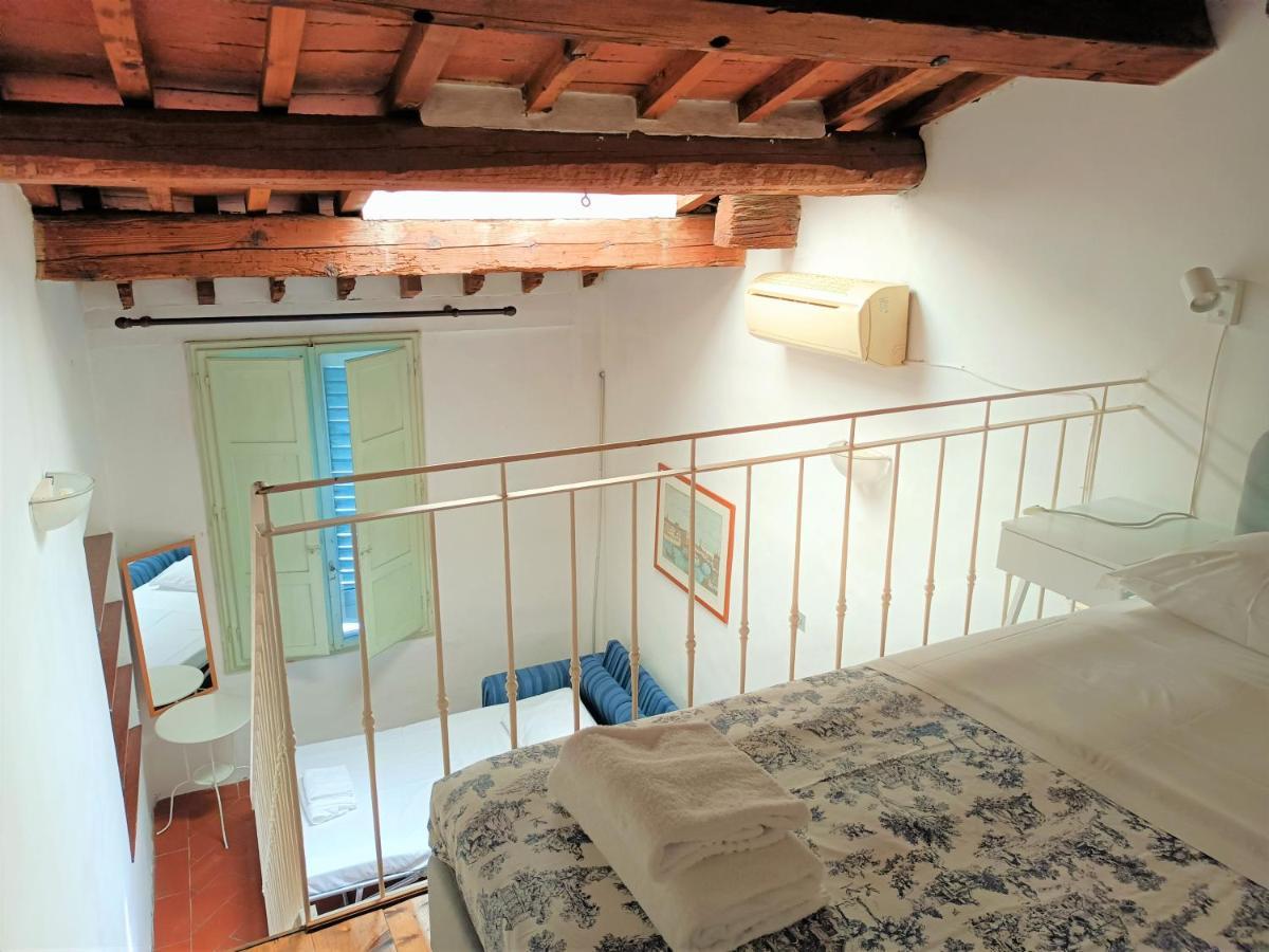 Camilla - Sweet Dreams In Apartment Florenz